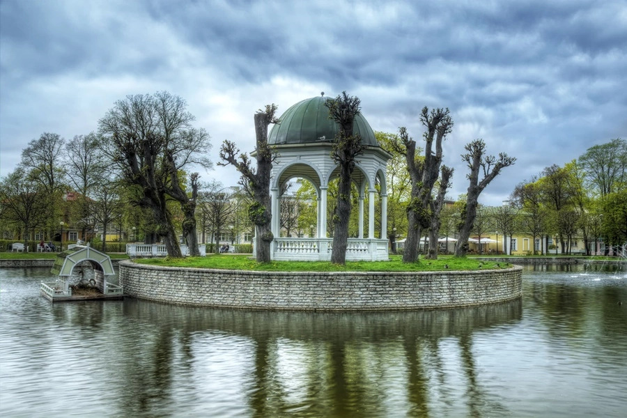 Kadriorg Lake