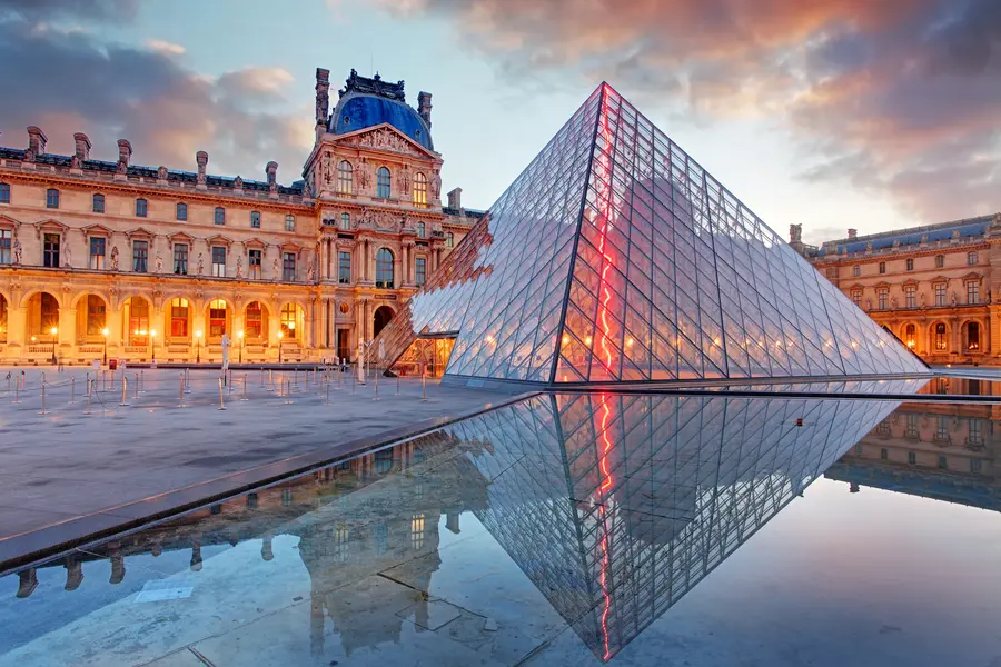 Secrets Louvre Museum