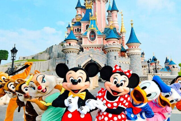 Disneyland® : One day trip to Disneyland Paris