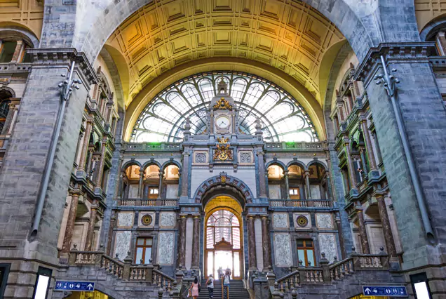 Travoley Euro Trip Antwerp 04